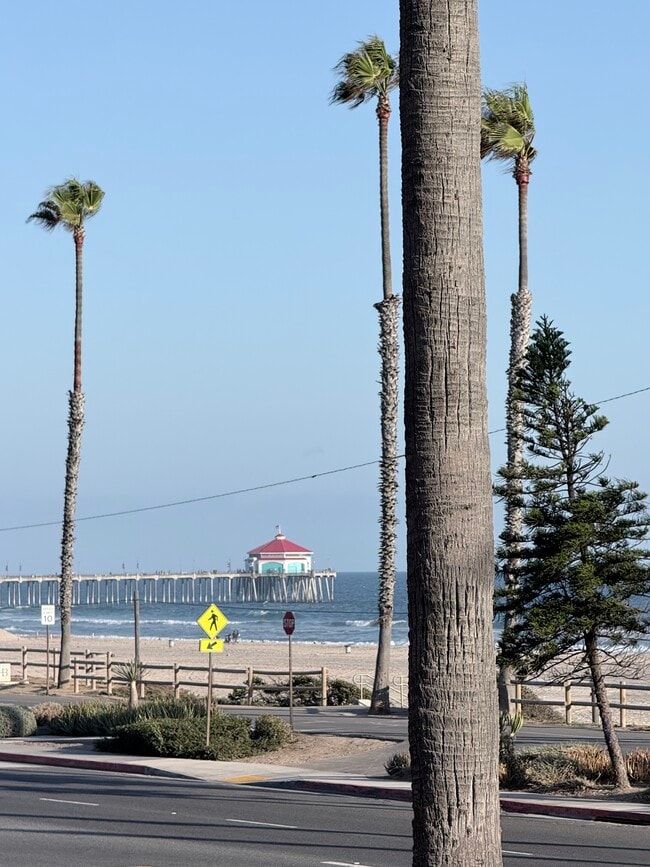 Building Photo - 1400 Pacific Coast Hwy