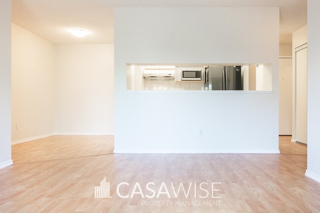 Building Photo - 11620-39A 9a Ave NW