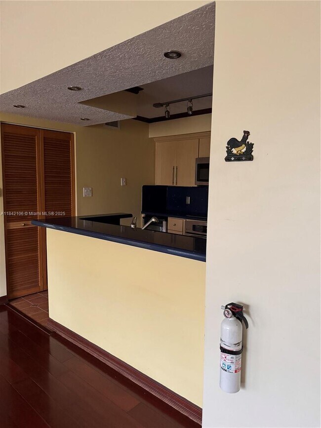 Foto del edificio - 540 S Park Rd