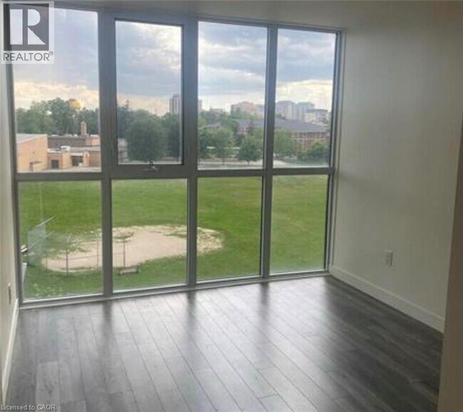 Building Photo - 128 King St N