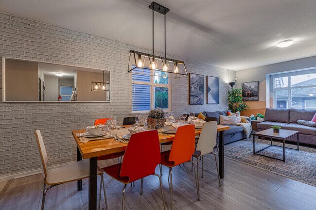 Building Photo - 686 E Cordova St