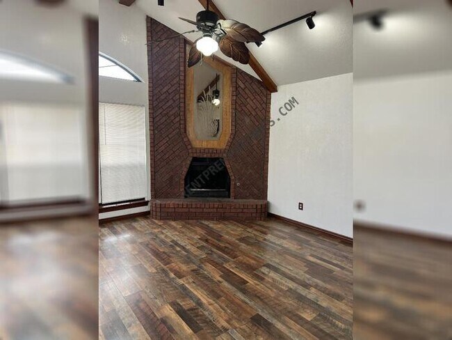 Building Photo - 805 Woodward Ave