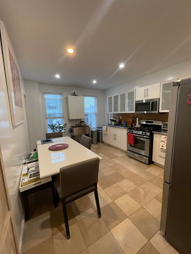 Foto del edificio - 265-267 Cambridge Ave