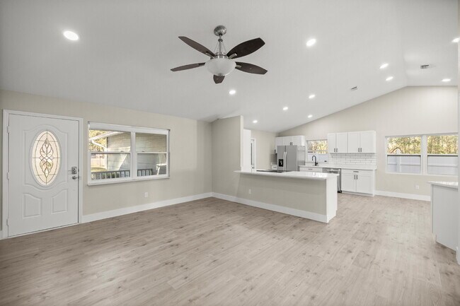 Foto del edificio - Newly remodeled Lovely 3-bed 2 Bath Home in desirable Location!!