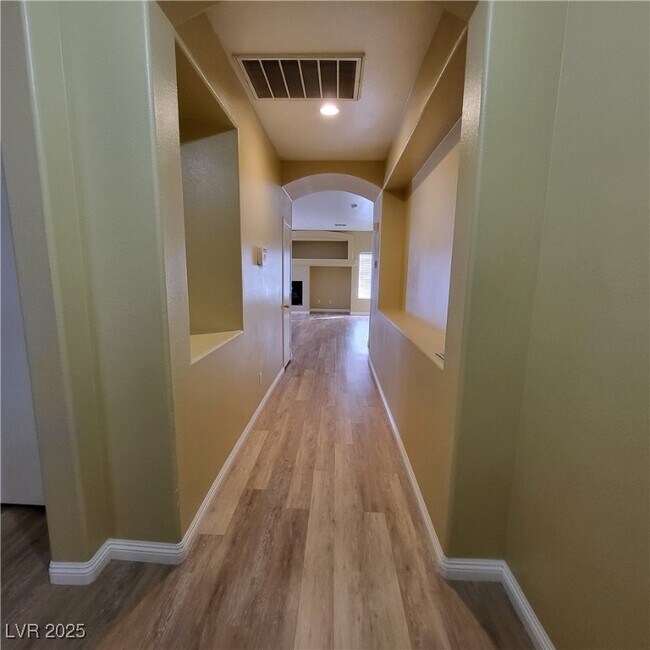 Building Photo - 8845 Winter Sky Ave