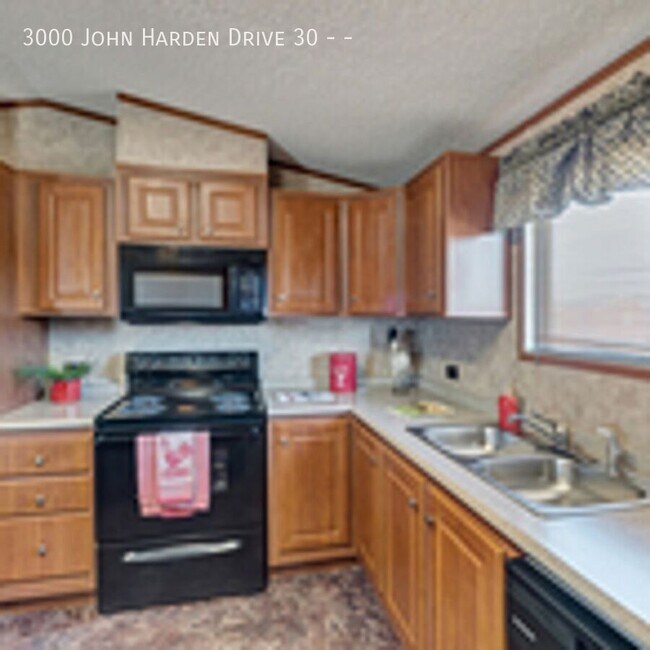 Building Photo - 3000 John Harden Dr