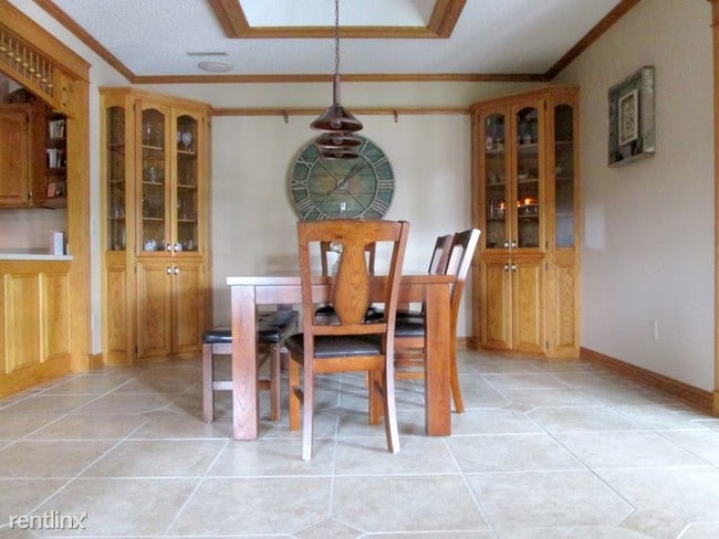 Building Photo - 5258 Cherokee Ct