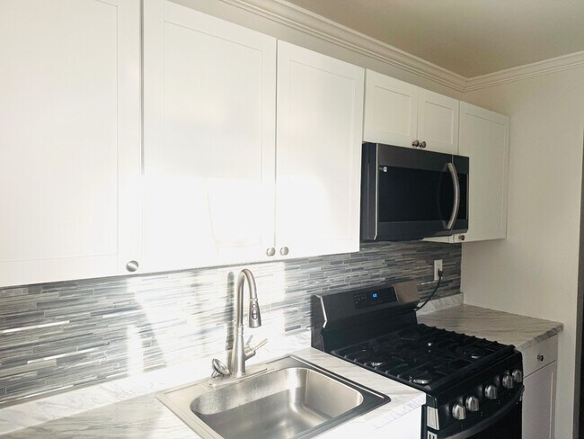 Foto del edificio - 210 Atlantic Ave