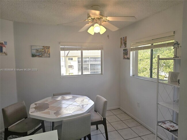Foto del edificio - 1351 SW 141st Ave