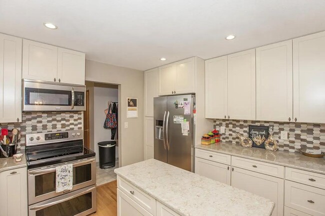 Foto del edificio - 1020 Meadowbrook Dr