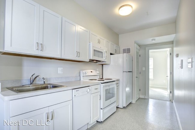 Building Photo - 2142 F St NW