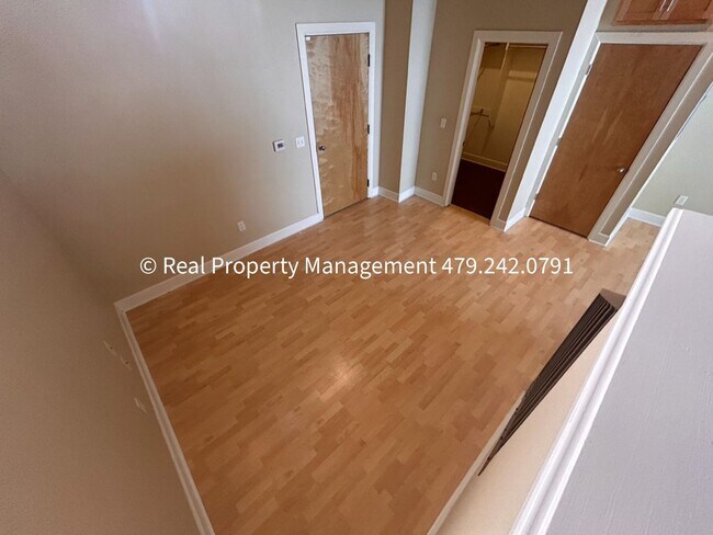 Foto del edificio - $850 MOVE-IN SPECIAL (does not include app...