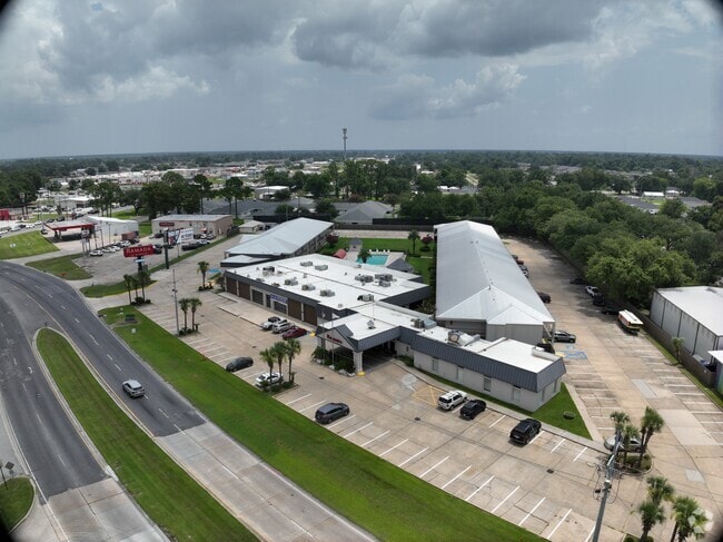 3D Exterior - 1400 W Tunnel Blvd