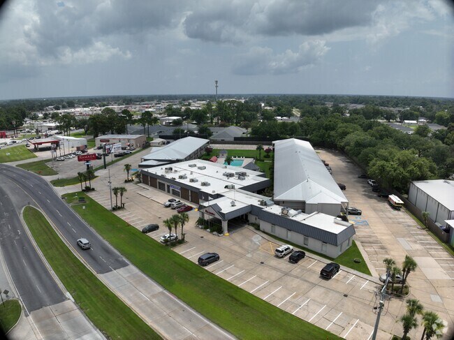 Exterior 3D - 1400 W Tunnel Blvd