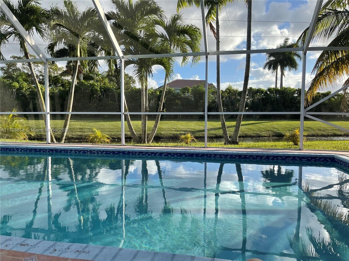 Foto principal - 16876 SW 5th Way