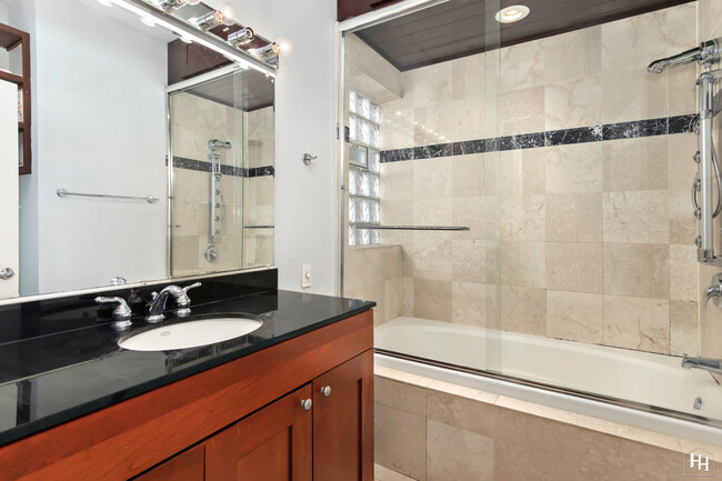 Foto del edificio - 2657 W Haddon Ave