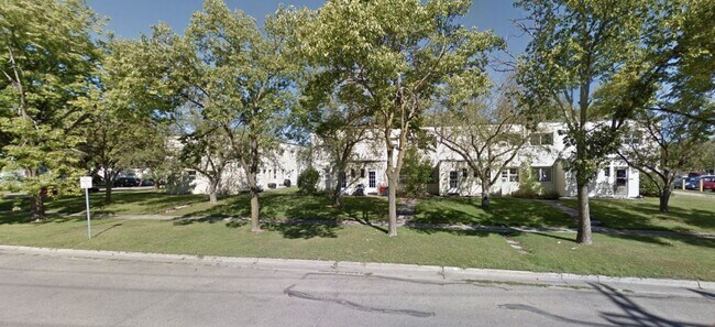 Building Photo - 706 8th Ave N