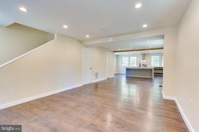 Foto del edificio - 5732 Bugler St