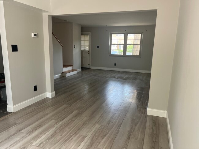 Building Photo - 1781 Kings Ct