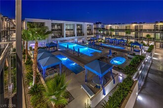 Building Photo - 8925 W Flamingo Rd