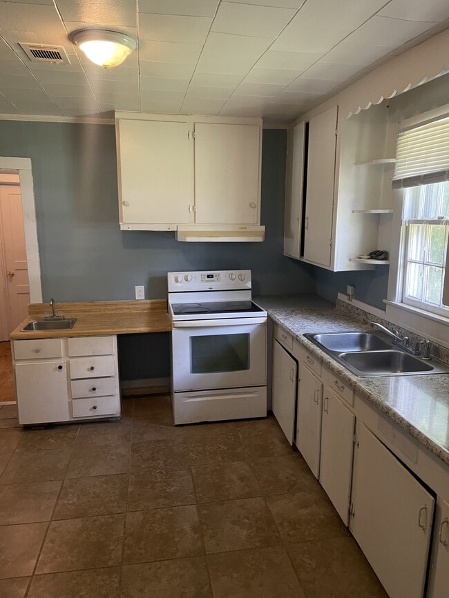 Building Photo - 1518 Boggan Dr