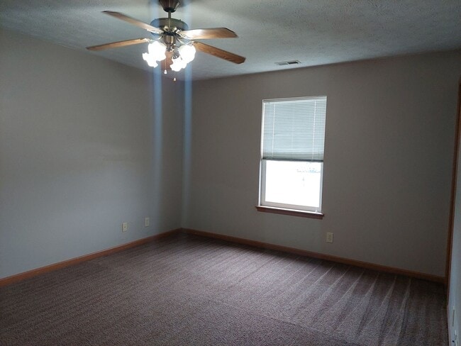 Building Photo - 3396 Edison Dr