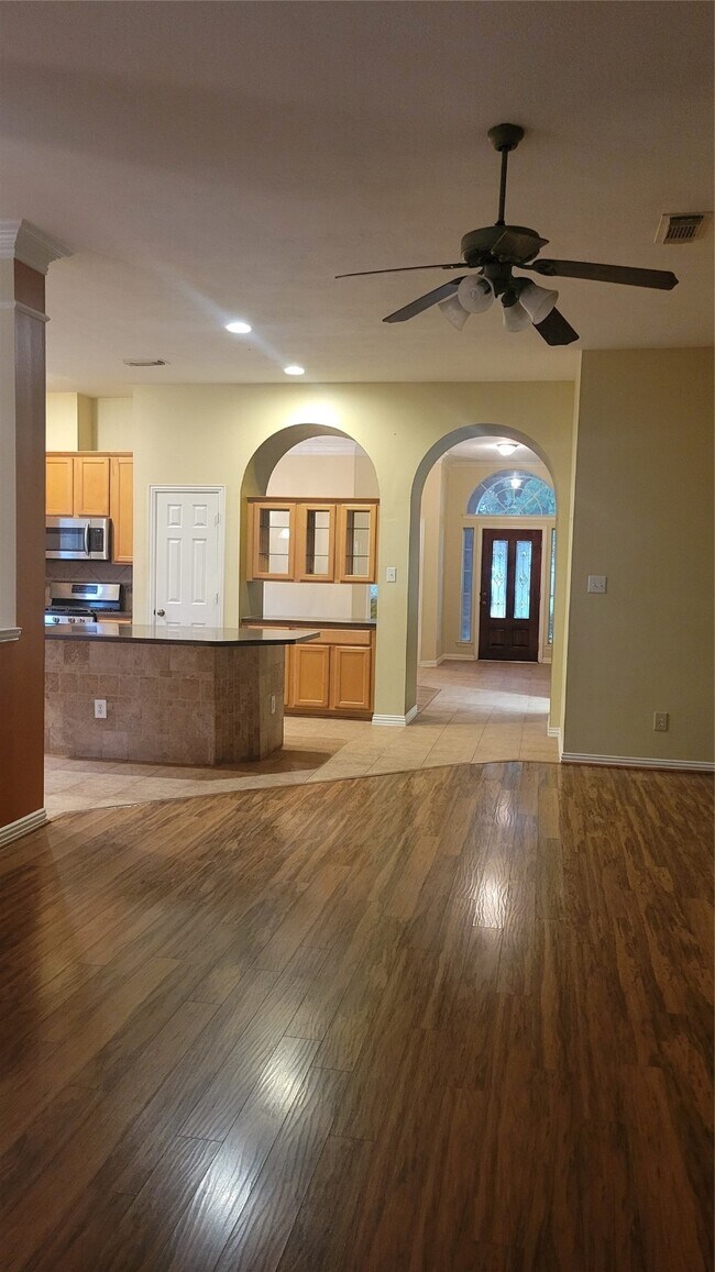 Foto del edificio - 16006 Wilmington Park Ln