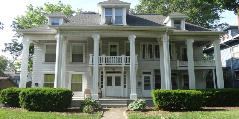 Primary Photo - 611 University