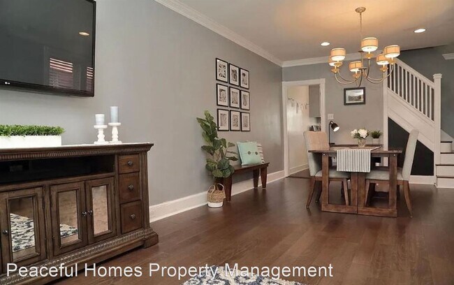 Foto del edificio - 3 br, 1 bath House - 230 E Liberty St
