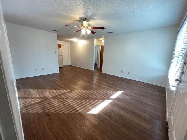 Foto del edificio - 1925 Castle Gate Cir