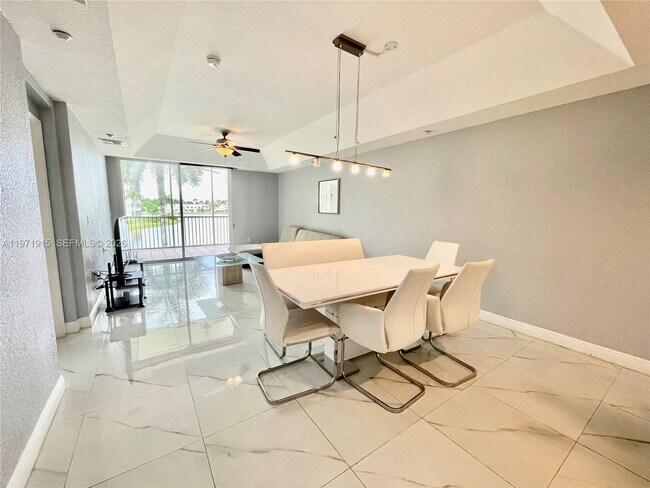 Foto del edificio - 10710 NW 66th St