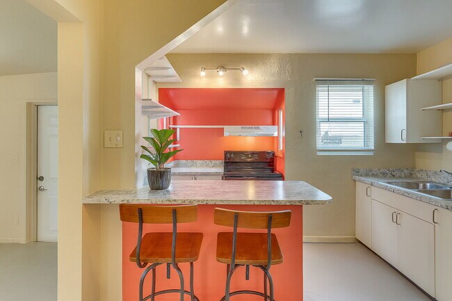 Building Photo - 1935 Taylor St