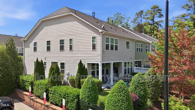 Building Photo - 902 Green Ash Ln
