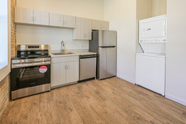 Kitchen - 225 N Sibley Ave