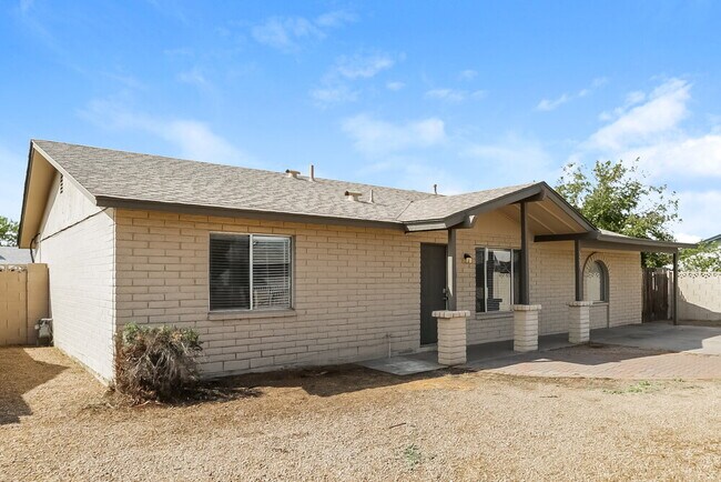 Foto del edificio - 5233 W Cypress St