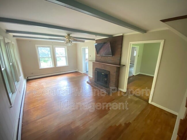 Foto del edificio - 206 N River Rd