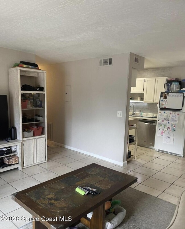 Building Photo - 2101 Forest Knoll Dr NE