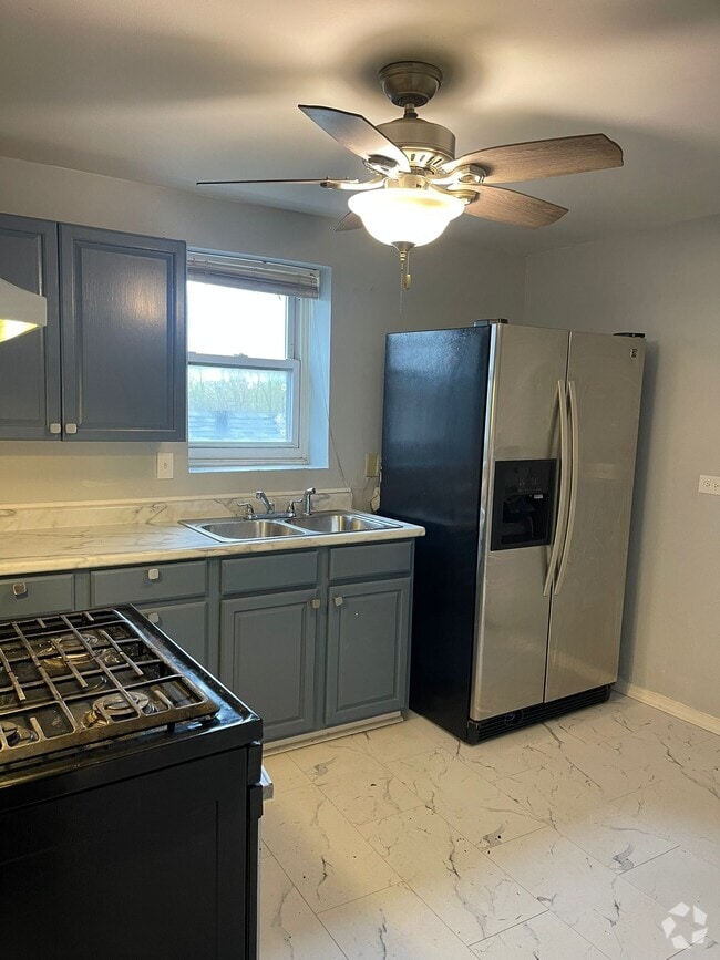 Parkway Gardens Student Apartments for Rent Chicago, IL 3 Rentals