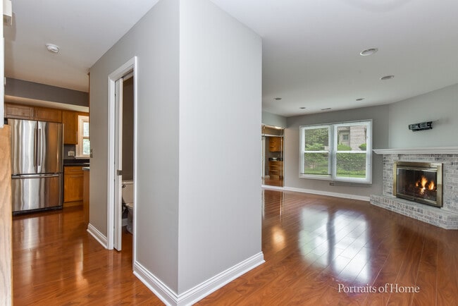 Building Photo - 453 Kensington Ct