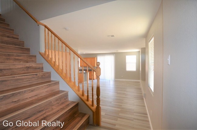 Building Photo - 3 br, 2.5 bath House - 9806 W Tompkins Ave