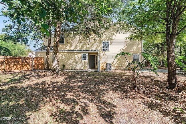 Foto del edificio - 330 Sunrise Cir