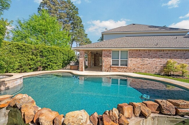 Foto del edificio - 25223 Hideaway Run Dr