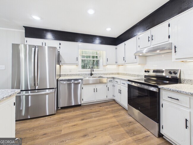 Foto del edificio - 1140 Woodlands Rd