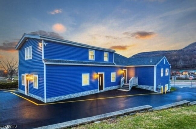 Building Photo - 527 Co Rd 515