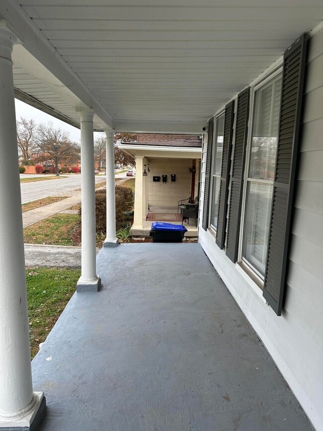 Foto del edificio - 313 Capital Ave