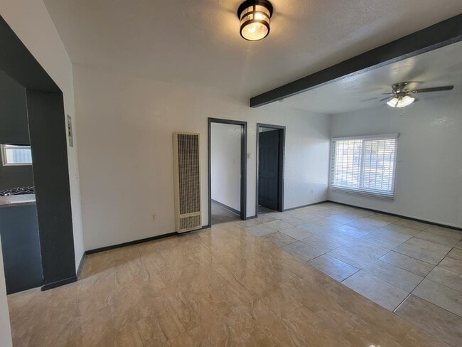 Building Photo - 1315 W 101st St