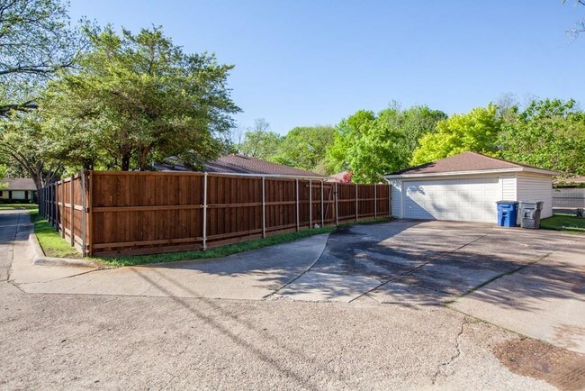 Foto del edificio - 10259 Vinemont St