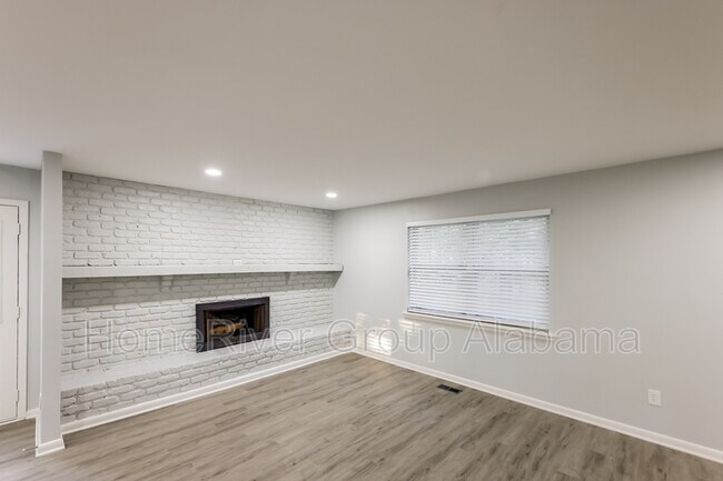 Building Photo - 5252 Goldmar Dr