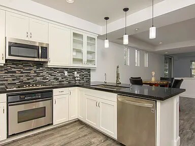 kitchen - 8301 Rio San Diego Dr