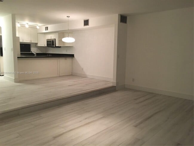 Building Photo - 2180 Brickell Ave